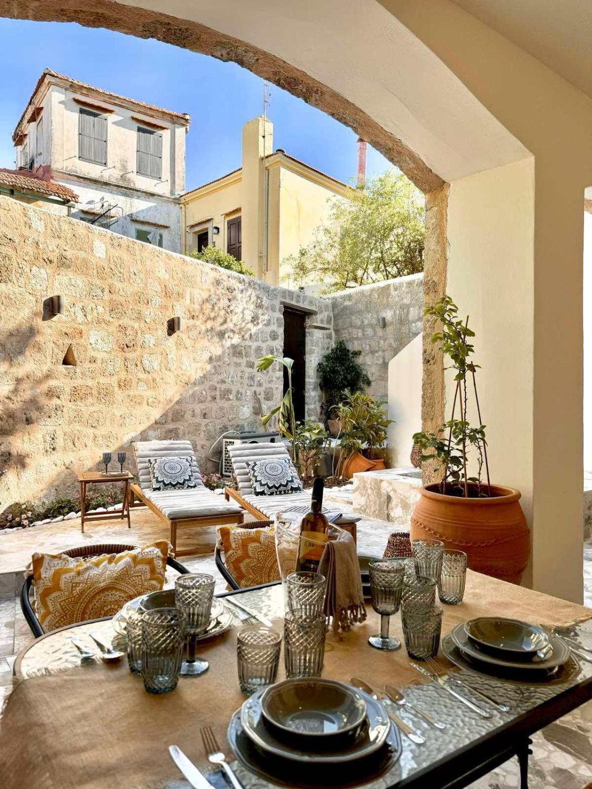 Vetus Vicinato Luxury Homes Rhodes City Exterior photo